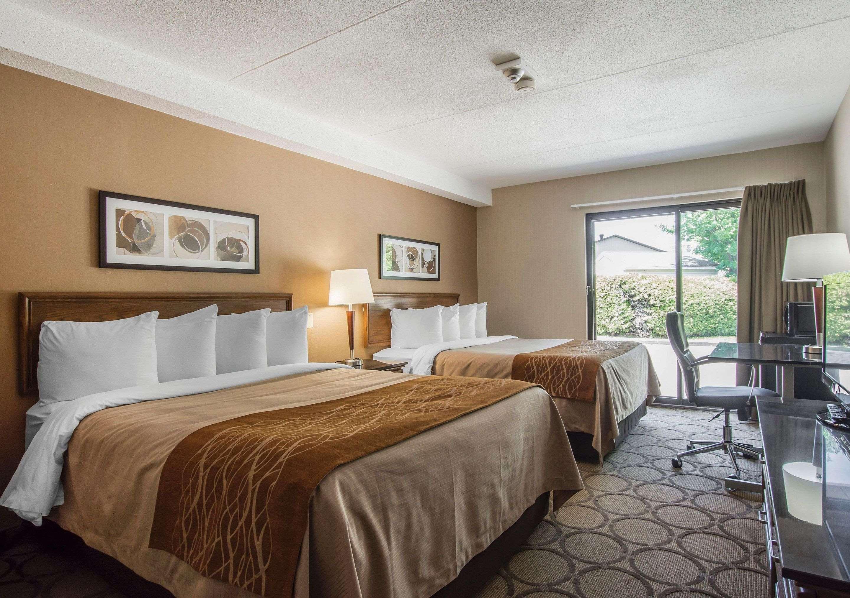 Comfort Inn Σέρμπρουκ Εξωτερικό φωτογραφία
