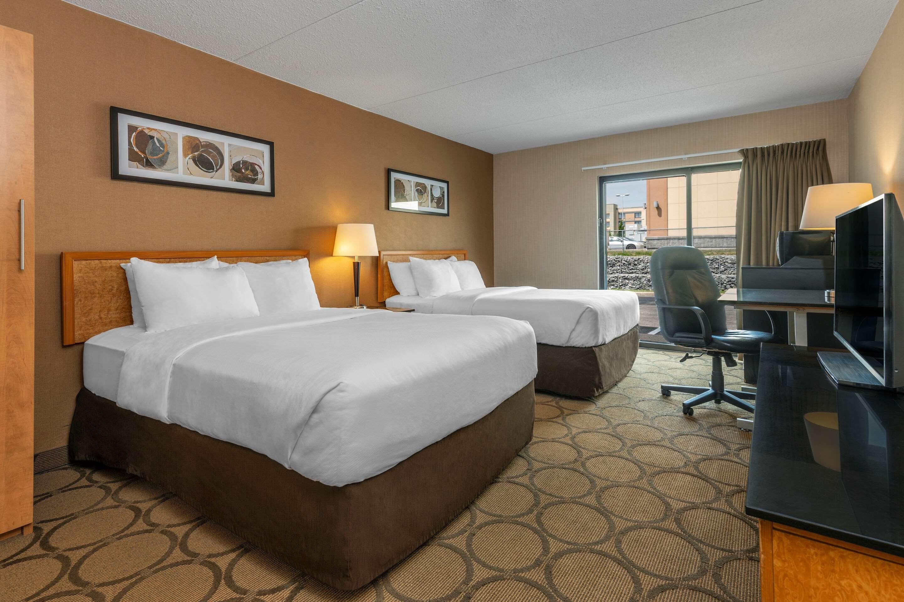 Comfort Inn Σέρμπρουκ Εξωτερικό φωτογραφία