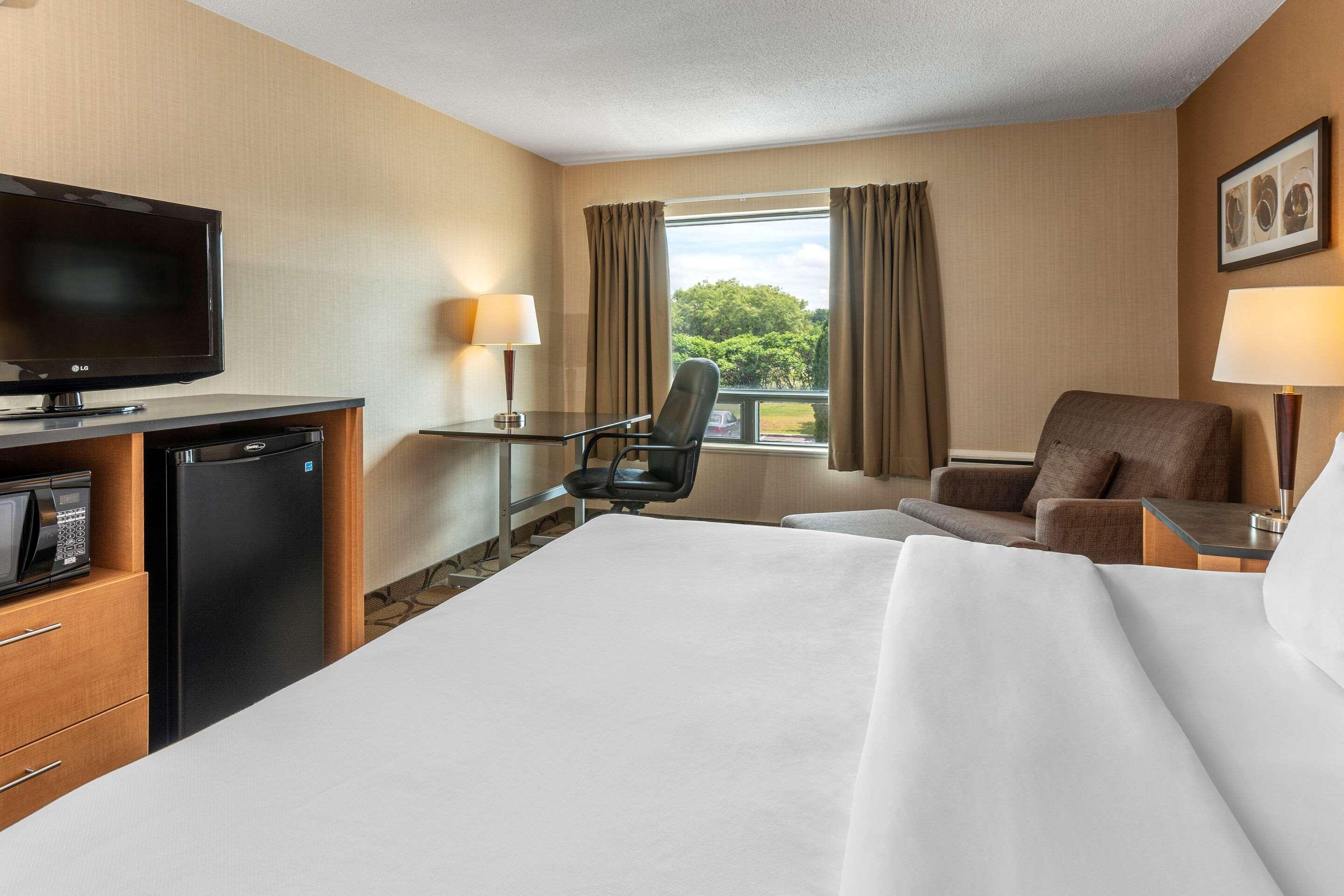 Comfort Inn Σέρμπρουκ Εξωτερικό φωτογραφία
