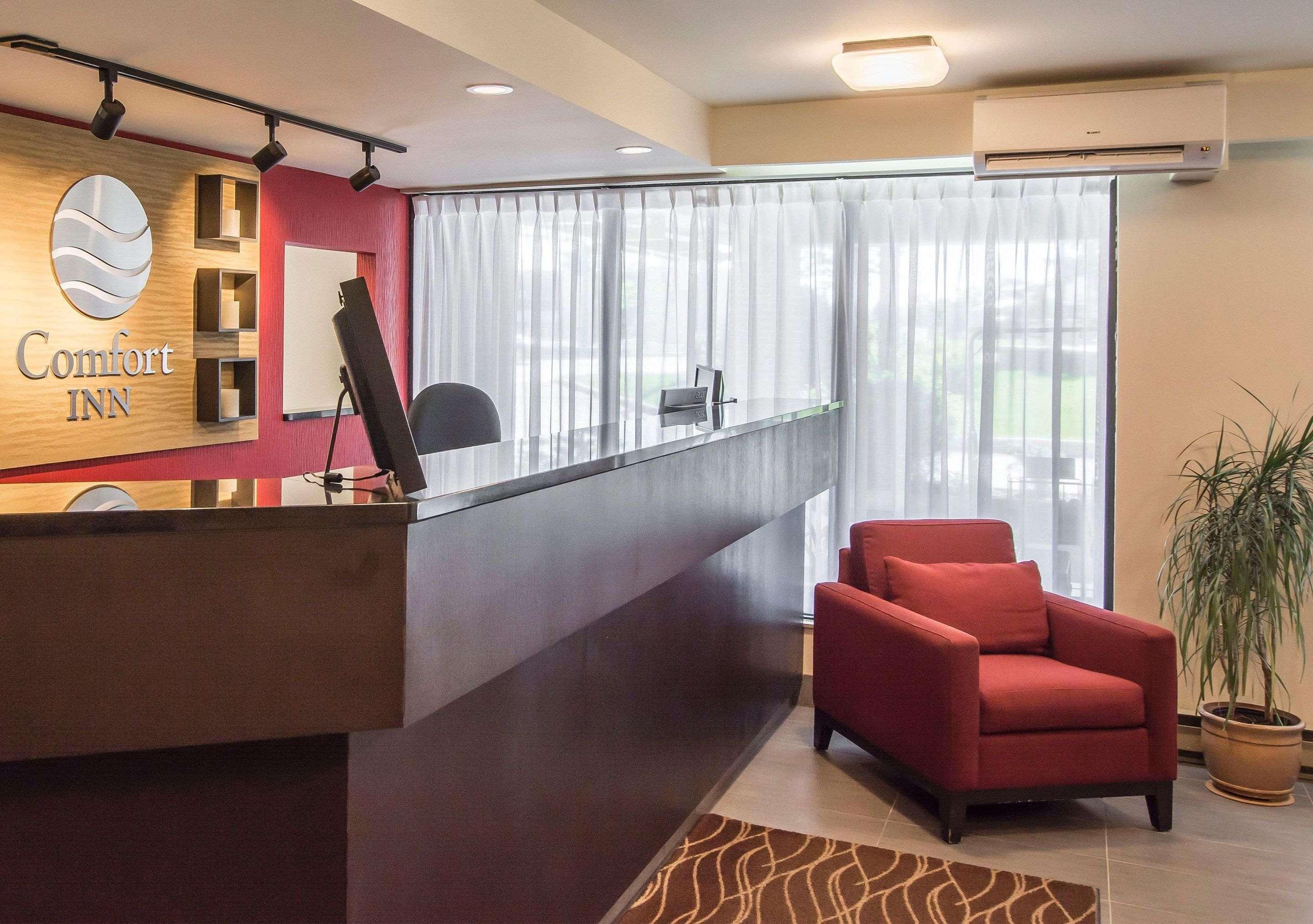 Comfort Inn Σέρμπρουκ Εξωτερικό φωτογραφία